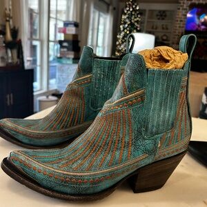 Old Gringo Quincy Cowgirl boot. Turquoise. Size 7.